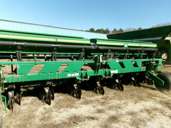 Great Plains 2525A 8 row 38" twin row Vacuum Drill