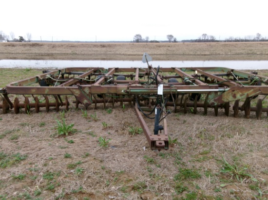 John Deere 235 apx 26' Disc