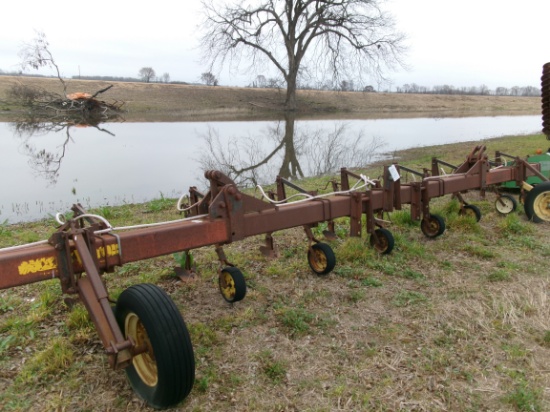 Dickey 8 row wide Cult