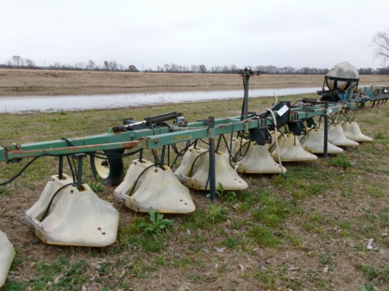 Red Ball 420 Bullet Hood 8 row hyd fold Sprayer