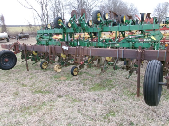 John Deere 825 Rigid 8 row Layby Cult