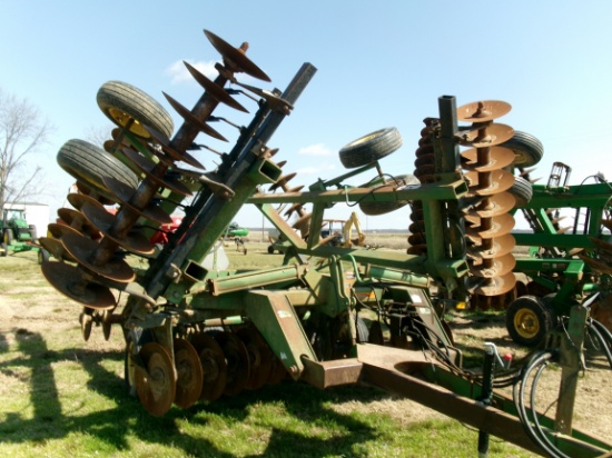 John Deere 630 apx 26' 9" spacing Disc, #012586
