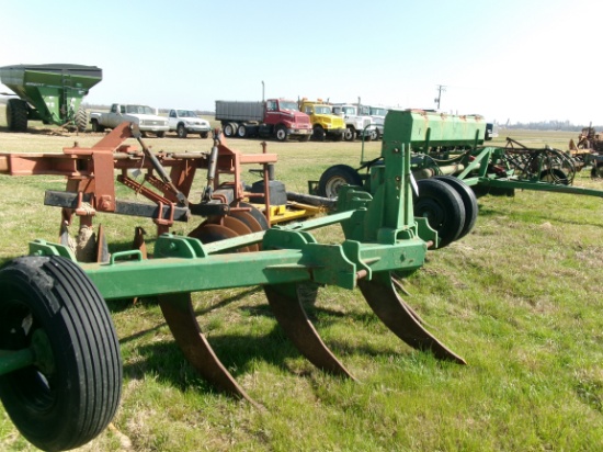 3 pt 9 shank Subsoiler