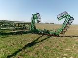 John Deere 200 apx 32' Hyd Fold Crumbler