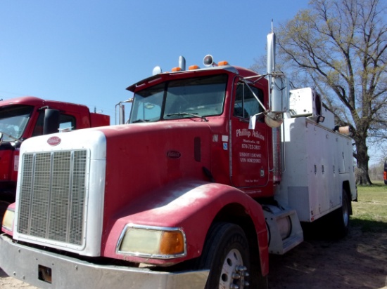 2004 Peterbilt mdl 385 Conv Single Axle Day Cab w/Summit Service Bed, w/Hoist, apx 696,265 miles
