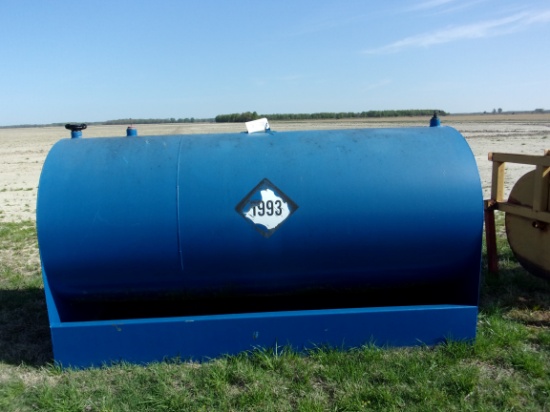 Menard mfg apx 500 gal Tank