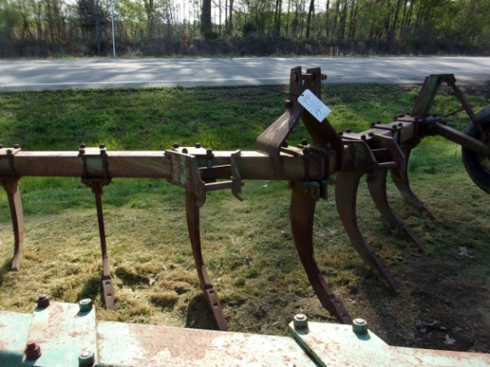 John Deere 7 shank Ripper