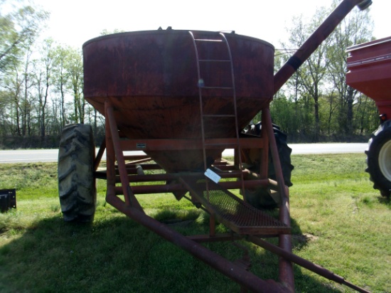 Brandt 350 bu Grain Cart