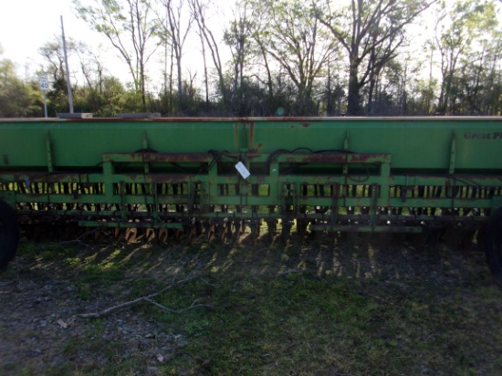 Great Plains solid stand 3 pt apx 20' 7.5" spacing Drill