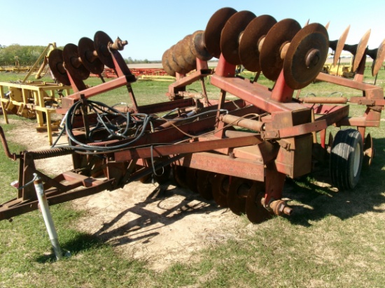 IH 501 apx 24' Hyd Fold Disc, #5156