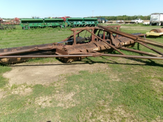 Brandt apx 32' Cleated Roller, #114