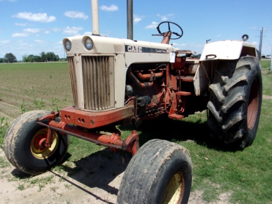 Case 1030 Tractor, Inoperable
