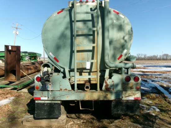 Freuhauf apx 40' Tandem Axle Tanker Trailer