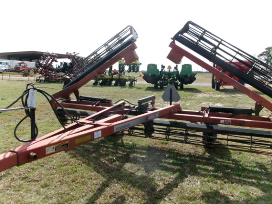 Case-IH Crumbler apx 28'