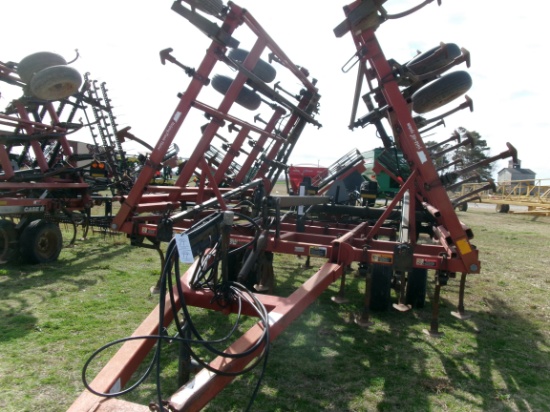 Case-IH Tigermate II apx 25' C-Shank Cultivator