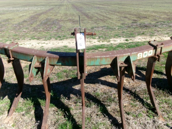 John Deere 900 9 shank Ripper