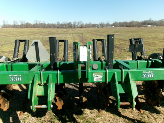 Unverferth mdl 330 8 row 30" In-Line Ripper Stripper w/extensions