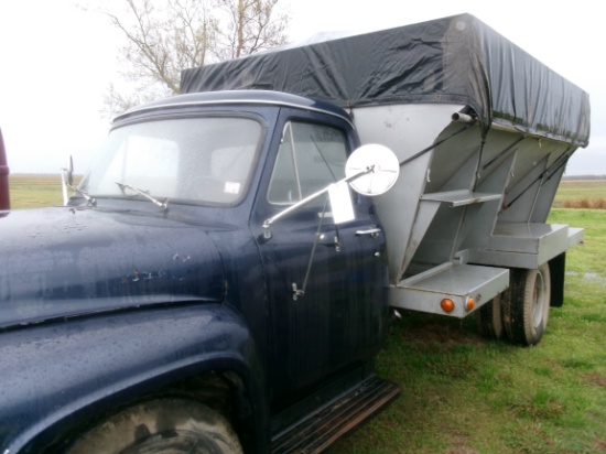 1955 Ford conv single axle Day Cab w/apx 16' metal Auger Bed