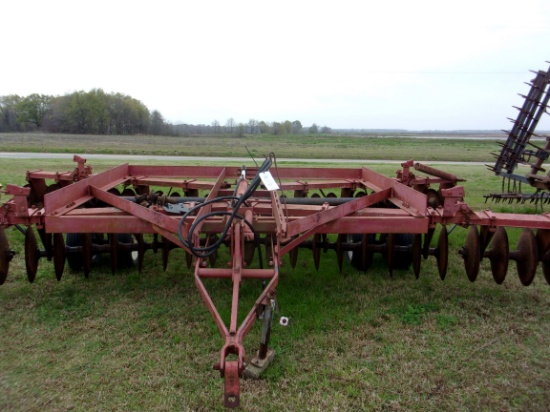 IH 480 apx 19' Disc