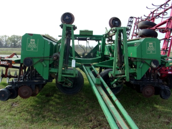 Great Plains solid stand apx 24' front fold Grain Drill