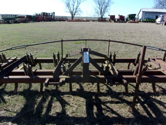 17 Shank 3 pt Chisel Plow