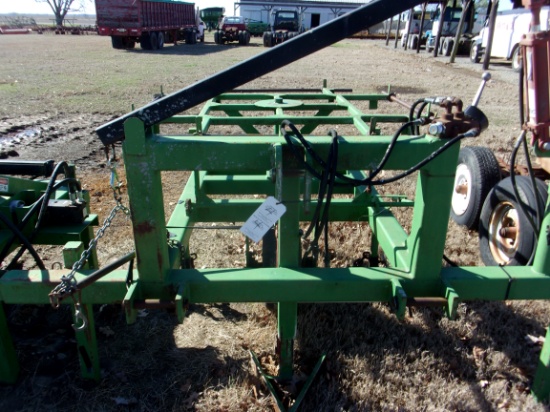 Trussell 3 pt Poly Pipe Layout w/turntable, w/hyd lift arm