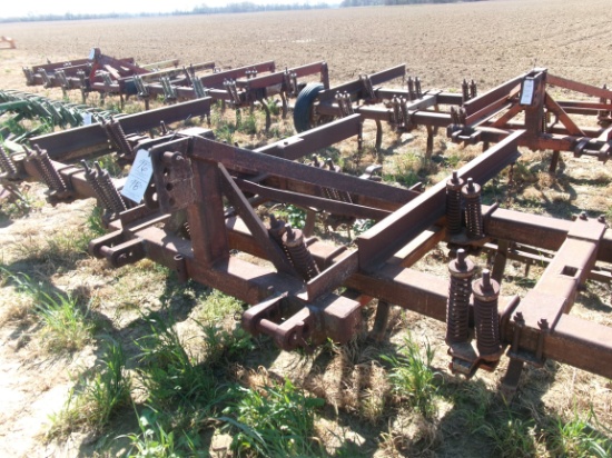 15 shank 3 pt Chisel Plow w/harrows