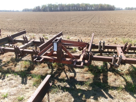 15 shank 3 pt Chisel Plow w/harrows