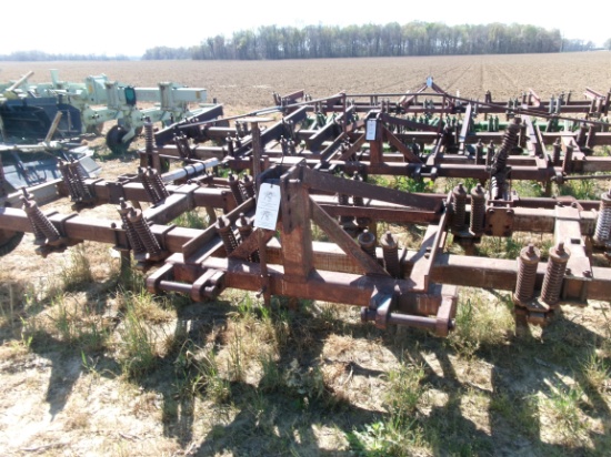 13 shank 3 pt Chisel Plow w/coil tine harrow