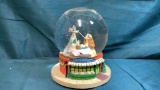 LADY AND THE TRAMP SNOW GLOBE