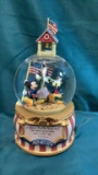 DISNEY INDEPENDENCE DAY SNOW GLOBE