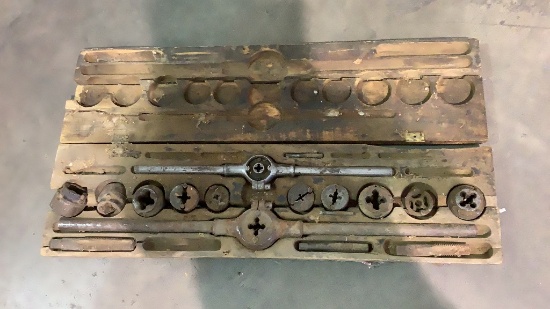 XL TAP AND DIE SET