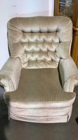 MID CENTURY CHAMPAGNE CHAIR
