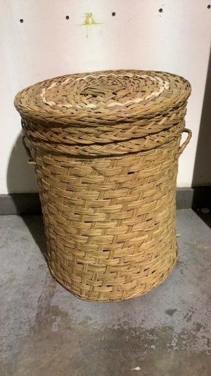 WICKER HAMPER