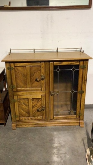 CRAFTSMAN GLASS BAR