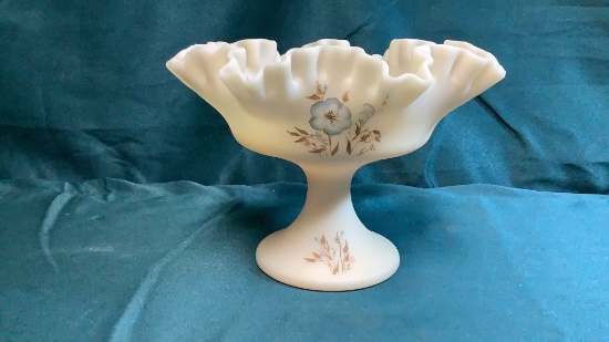 FENTON CUSTARD GLASS RUFFLE COMPOTE