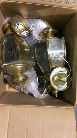 BOX OF BRASS CARRIAGE LIGHTS