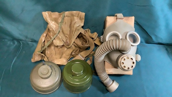 VINTAGE SOVIET GAS MASK