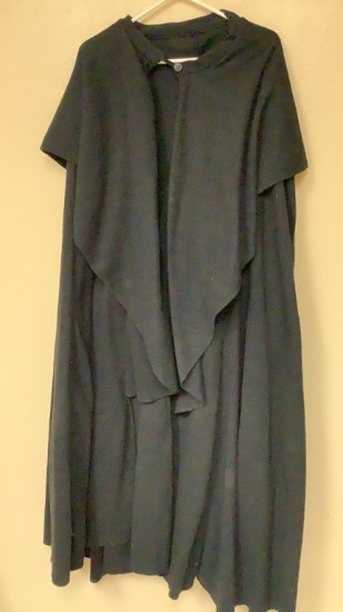 BLACK FLEESE CLOAK
