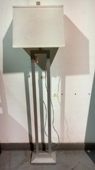 MODERN FLOOR LAMP