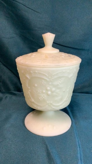 FENTON CUSTARD URANIUM CANDY DISH