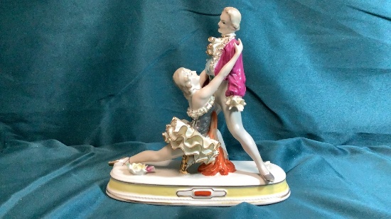 BONE CHINA - LALIQUE BALLET FIGURINE
