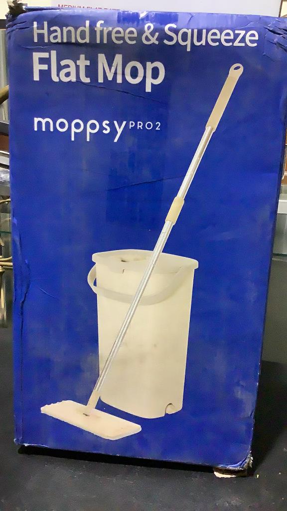 3 MOPSY PRO 2 HAND FREE FLAT MOP Proxibid