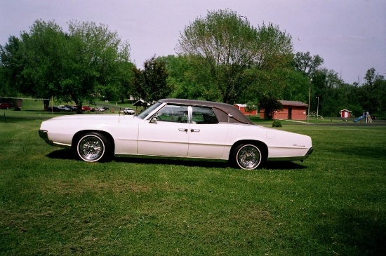 1967 Ford Thunderbird