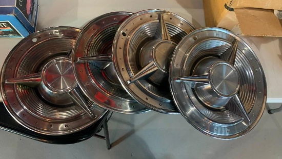 Pontiac Hubcaps - SELLING NO RESERVE