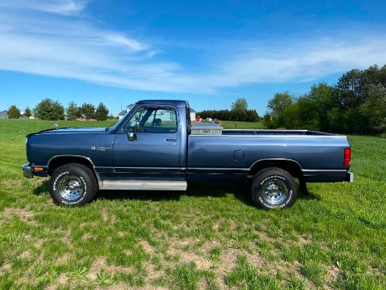 1989 Dodge Ram W100 4x4 - SELLING NO RESERVE