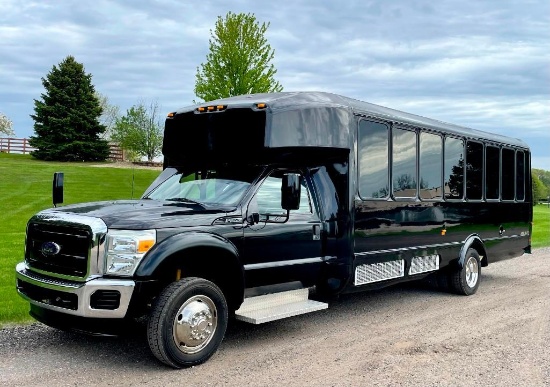 2015 Ford F-550 XL Aerolite Shuttle Bus