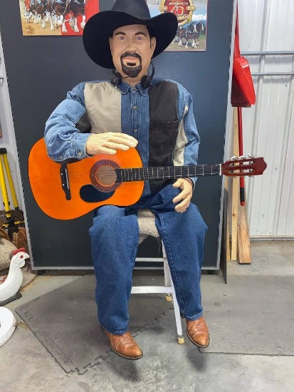 Garth Brooks Statue