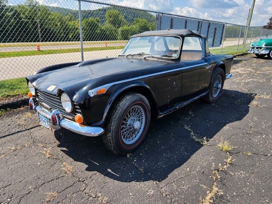 1968 Triumph TR250 Convertible - SELLING NO RESERVE