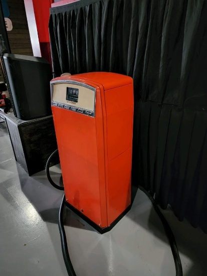 Orange Gas Pump- SELLING NO RESERVE